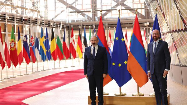 И.о. премьер-министра Никол Пашинян встретился с председателем Европейского совета Шарлем Мишелем (2 июня 2021). Брюссель - Sputnik Армения