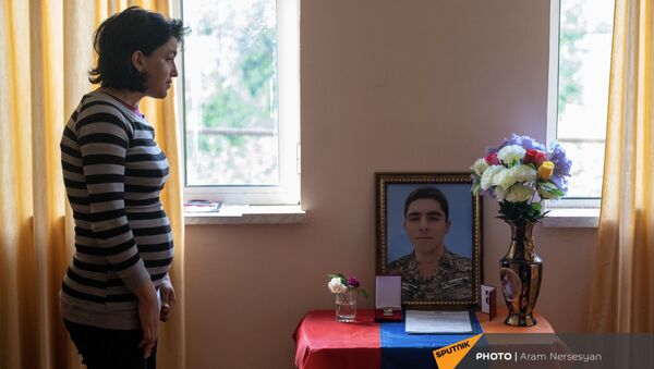 Уголок памяти погибшего военнослужащего Артема Захаряна - Sputnik Армения