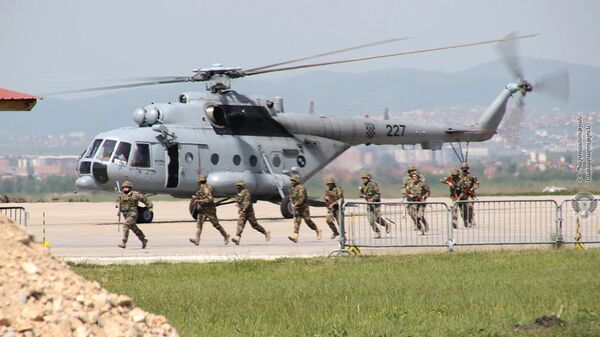 Военнослужащие армянского контингента, выполняющие миротворческую миссию в Косово, провели учения на территории вверенного им военного аэродрома - Sputnik Արմենիա