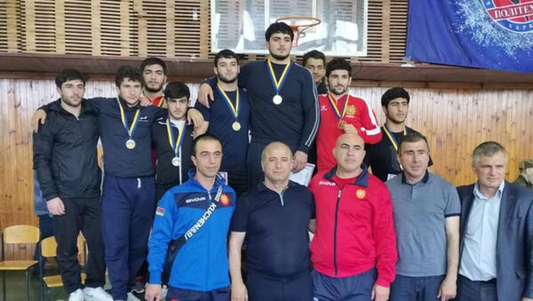 Юные борцы вольного стиля завоевали 7 медалей в Харькове - Sputnik Армения
