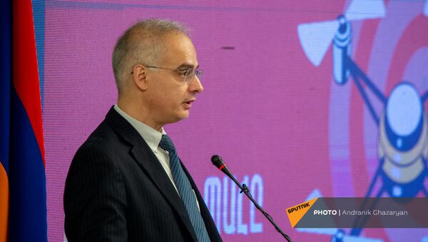 Арарат Зурабян во время презентации предвыборной программы Армянского национального конгресса (7 июня 2021). Еревaн - Sputnik Армения