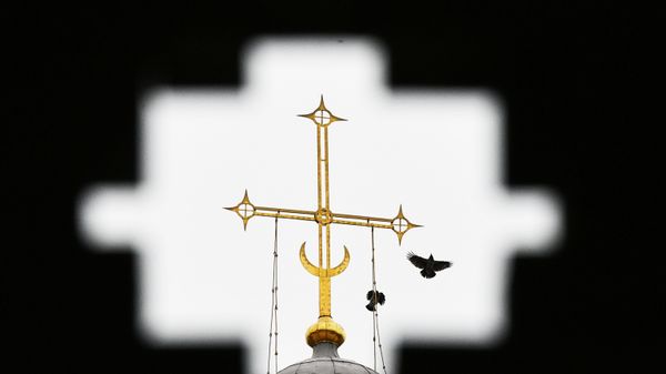 Крест на шатре церкви Вознесения Господня - Sputnik Արմենիա