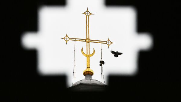 Крест на шатре церкви Вознесения Господня - Sputnik Армения