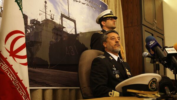 Контр-адмирал Хабиболла Сайяри, командующий иранским военно-морским флотом, проводит пресс-конференцию в посольстве Ирана (28 февраля 2011). Дамаск - Sputnik Армения