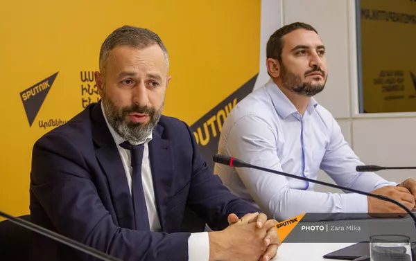 Лидер партии Единая Родина Мгер Тертерян на пресс-конференции (15 июня 2021). Еревaн - Sputnik Армения