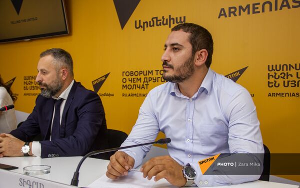 Тигран Парсамян на пресс-конференции партии Единая Родина (15 июня 2021). Еревaн - Sputnik Армения