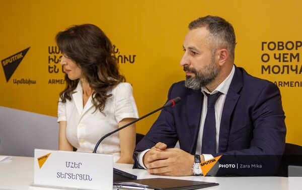 Лидер партии Единая Родина Мгер Тертерян на пресс-конференции (15 июня 2021). Еревaн - Sputnik Армения