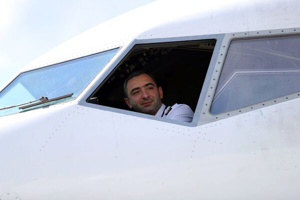 Самолет авиакомпании Armenia приземлился в московском аэропорту Шереметьево - Sputnik Армения