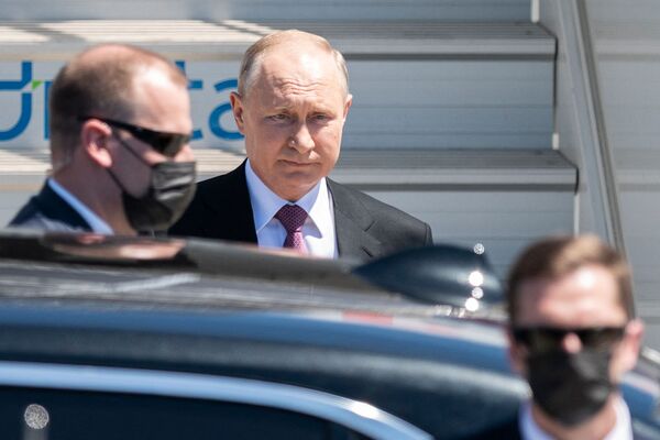 Президент России Владимир Путин прибывает в Швейцарию в день саммита Россия - США - Sputnik Армения