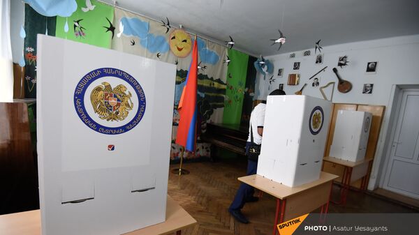 Избирательный участок в Армении - Sputnik Армения