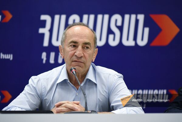 Роберт Кочарян на пресс-конференции лидеров блока Айастан (22 июня 2021). Еревaн - Sputnik Армения