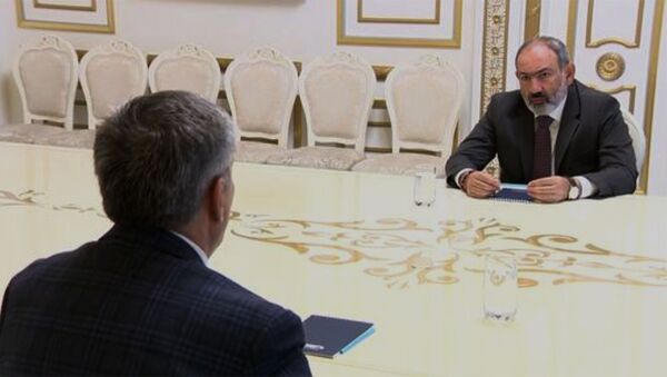 Նիկոլ Փաշինյանը հանդիպել է Արամ Սարգսյանին - Sputnik Արմենիա
