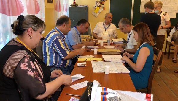 Пересчет голосов в 2 избирательных участках Армении - Sputnik Армения
