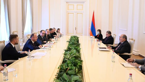 Президент Армен Саркисян встретился с главами МИД Австрии, Литвы и Румынии (25 июня 2021). Еревaн - Sputnik Армения
