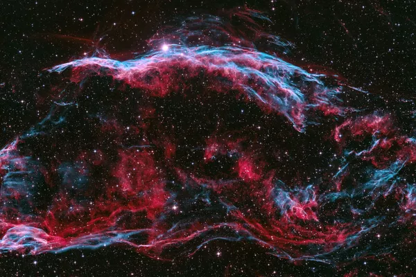 Снимок Bicolour Veil Nebula венгерского фотографа Péter Feltóti, попавший в шортлист конкурса Royal Observatory’s Astronomy Photographer of the Year 13 Снимок Bicolour Veil Nebula венгерского фотографа Péter Feltóti, попавший в шортлист конкурса Royal Observatory’s Astronomy Photographer of the Year 13 - Sputnik Армения
