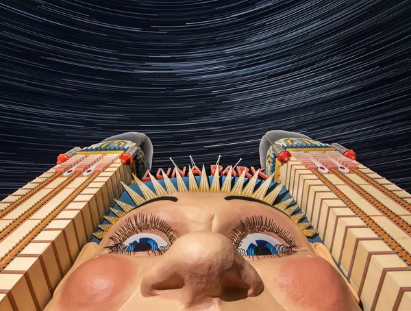 Снимок Luna Park австралийского фотографа Ed Hurst , попавший в шортлист конкурса Royal Observatory’s Astronomy Photographer of the Year 13 Снимок Luna Park австралийского фотографа Ed Hurst , попавший в шортлист конкурса Royal Observatory’s Astronomy Photographer of the Year 13 - Sputnik Армения