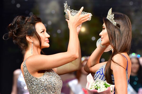 Победительница 25-го юбилейного конкурса Мисс Москва 2021 Аля Саламова - Sputnik Армения