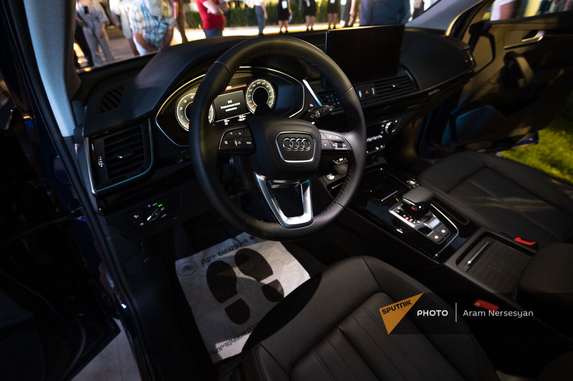 Ընտանեկան մեքենա՝ սպորտային «չարաճճիությամբ»․ Երևանում ներկայացրել են նոր Audi Q5-ը - Sputnik Արմենիա, 1920, 06.07.2021
