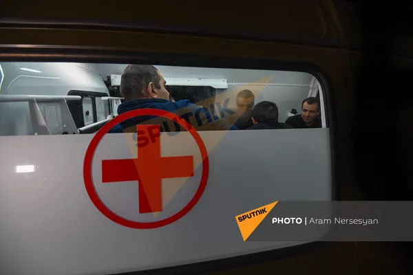 Встреча группы армянских военнопленных в аэропорту Эребуни (3 июля 2021). Ереван - Sputnik Армения