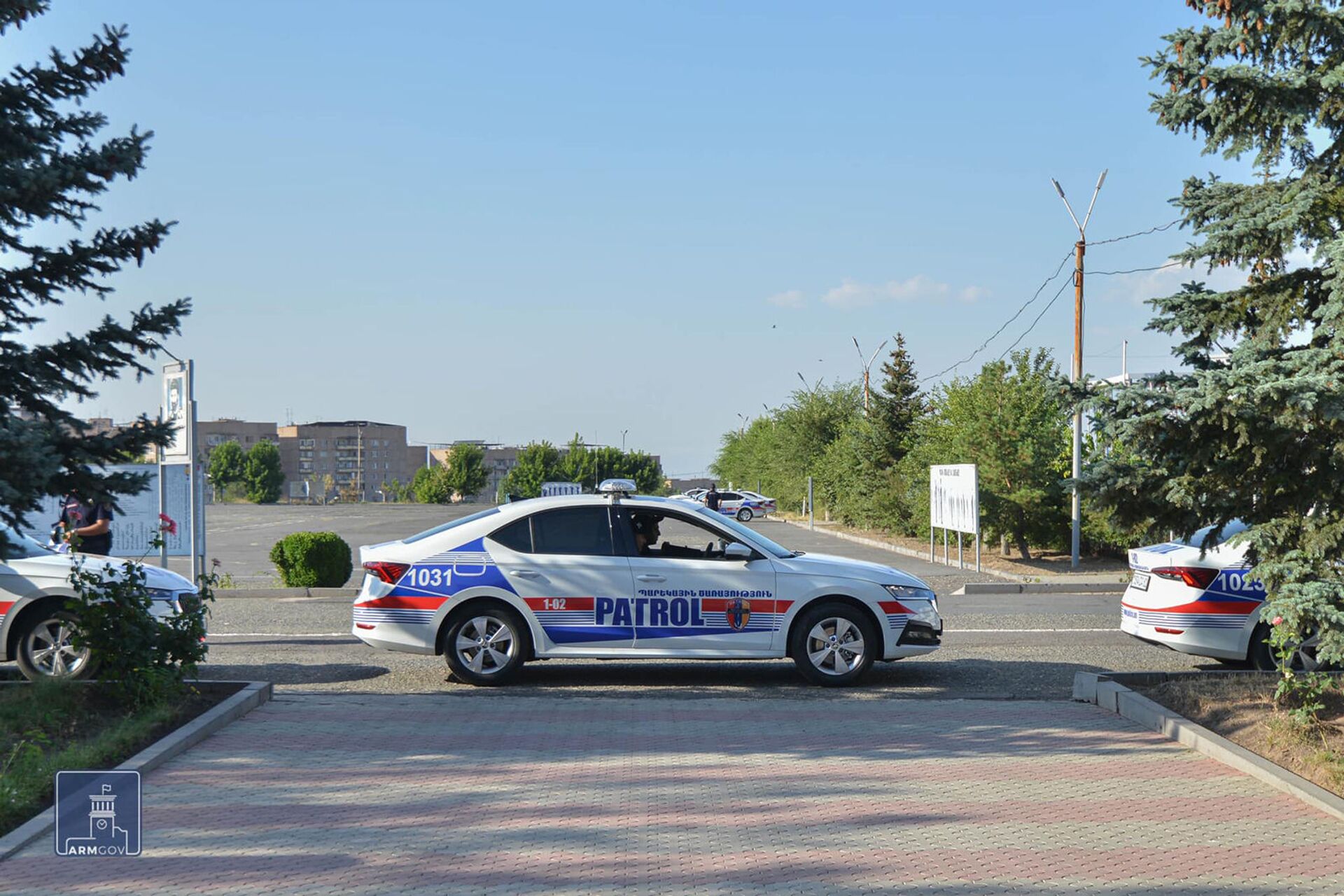 Դիմավորեք. Երևանում ծառայության են դուրս եկել պարեկային ոստիկանության ծառայողները - Sputnik Արմենիա, 1920, 07.07.2021
