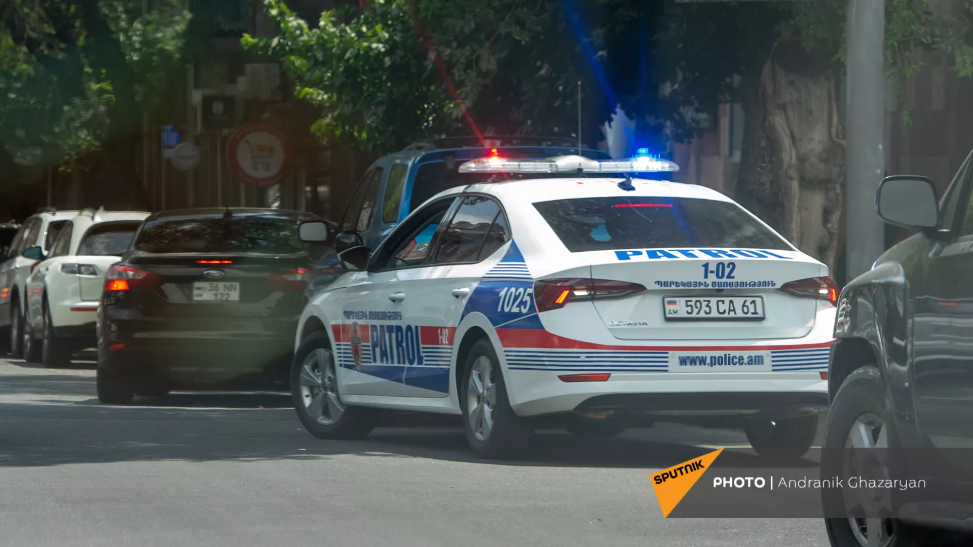 Автомобиль новой патрульной службы в Ереване - Sputnik Армения, 1920, 18.09.2021