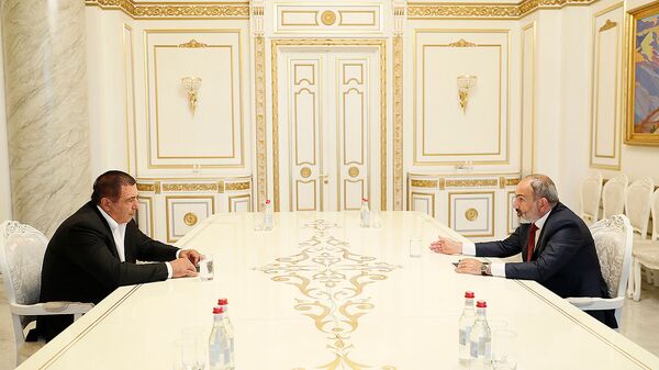 И.о. премьер-министра Никол Пашинян встретился с лидером партии Процветающая Армения Гагиком Царукяном в рамках консультаций с руководителями ряда политических сил (8 июля 2021). Еревaн - Sputnik Արմենիա
