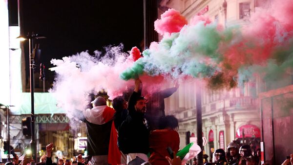Болельщики Италии празднуют победу на EURO-2020 (12 июля 2021). Лондон - Sputnik Армения