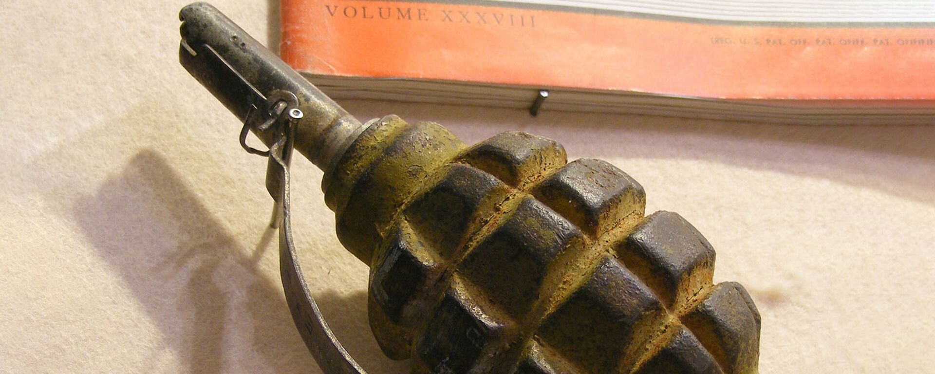 Ручная противопехотная оборонительная граната Ф-1 (лимонка) - Sputnik Армения, 1920, 10.12.2021