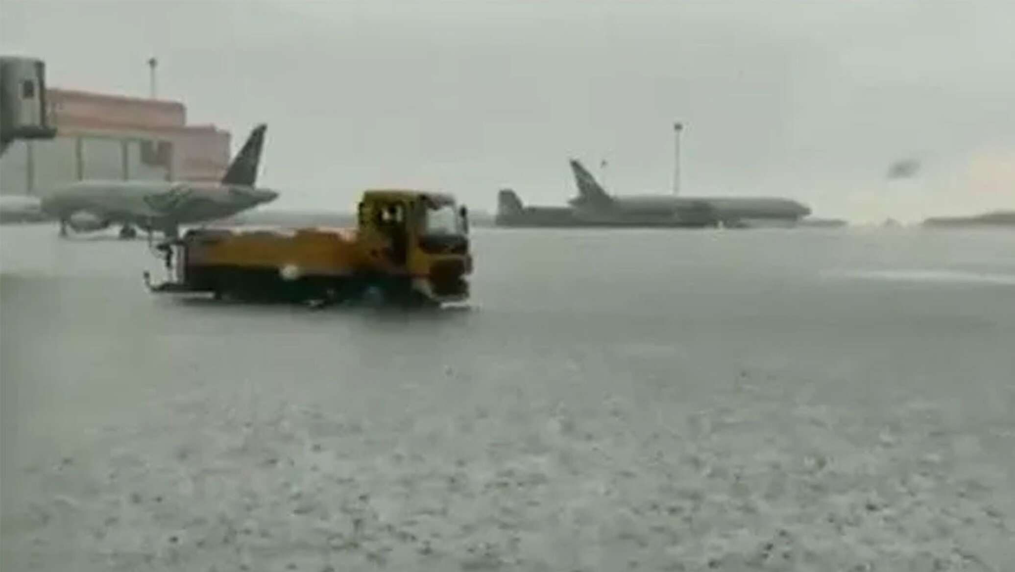 Шереметьево обслужил 250 рейсов в день рекордного ливня