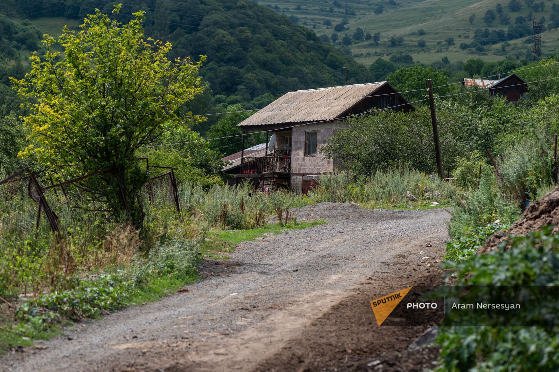 Քարաբերդում տարածված անեկդոտն ու գյուղի վերջին հարսանիքը. այստեղ մնացել են միայն տարեցները - Sputnik Արմենիա, 1920, 17.07.2021