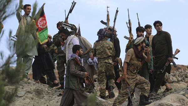 Афганские ополченцы присоединяются к силам обороны и безопасности Афганистана во время собрания в Кабуле (23 июня 2021). Афганистан - Sputnik Армения