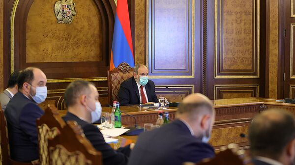 И.о. премьер-министра Никол Пашинян провел заседание в правительстве на тему деятельности Фонда государственного интереса Армении (ANIF) (16 июля 2021). Еревaн - Sputnik Армения