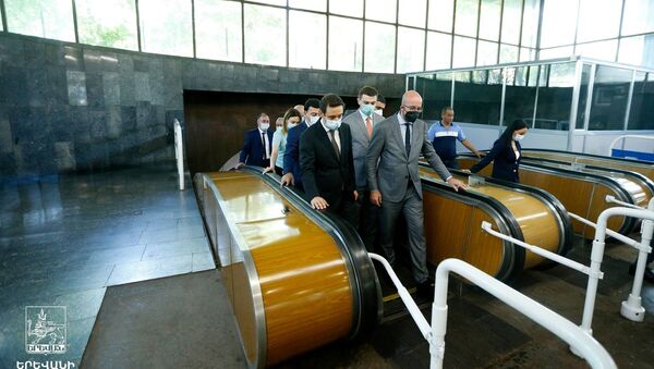 Председатель Европейского совета Шарль Мишель посетил Ереванский метрополитен - Sputnik Արմենիա