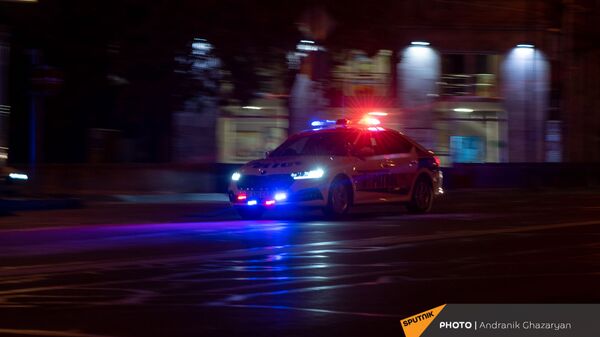 Автомобиль патрульной службы на улицах Еревана - Sputnik Արմենիա