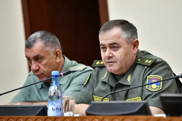 Начальник Генштаба ВС Армении, генерал-лейтенант Артак Давтян Начальник Генштаба ВС Армении, генерал-лейтенант Артак Давтян - Sputnik Армения