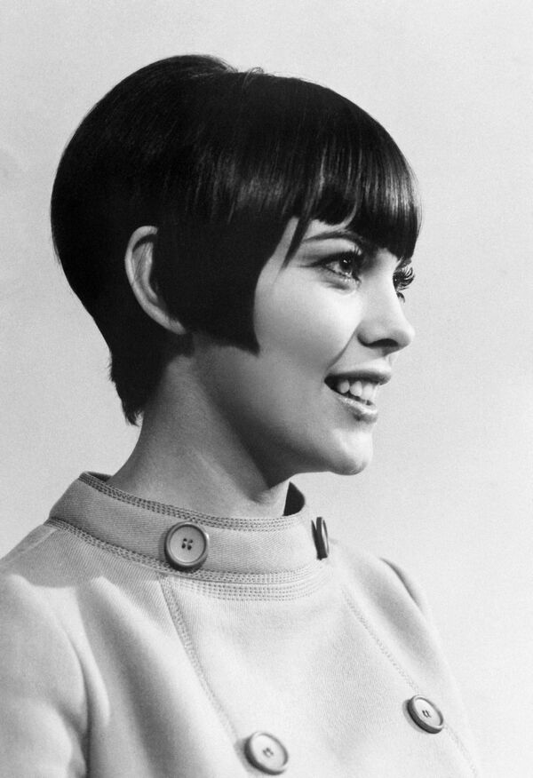 Французская певица Мирей Матье, 1967 год - Sputnik Армения