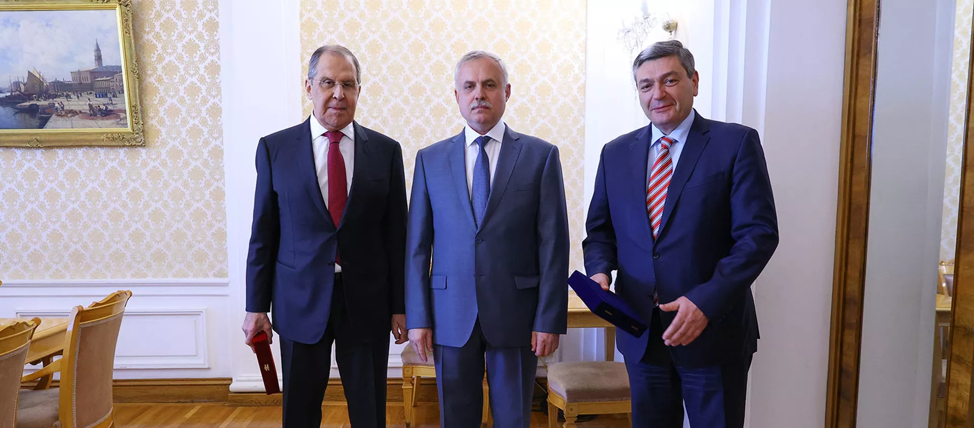 Встреча министра иностранных дел РФ Сергея Лаврова с Генеральным секретарем ОДКБ Станиславом Засем (22 июля 2021). Москва - Sputnik Армения, 1920, 22.07.2021