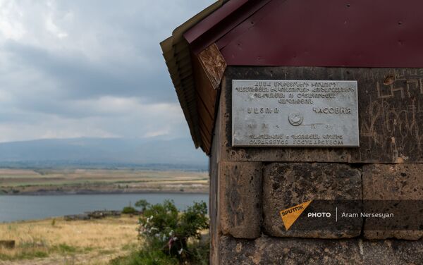 Часовня Тух Манук у апаранского водохранилища - Sputnik Армения