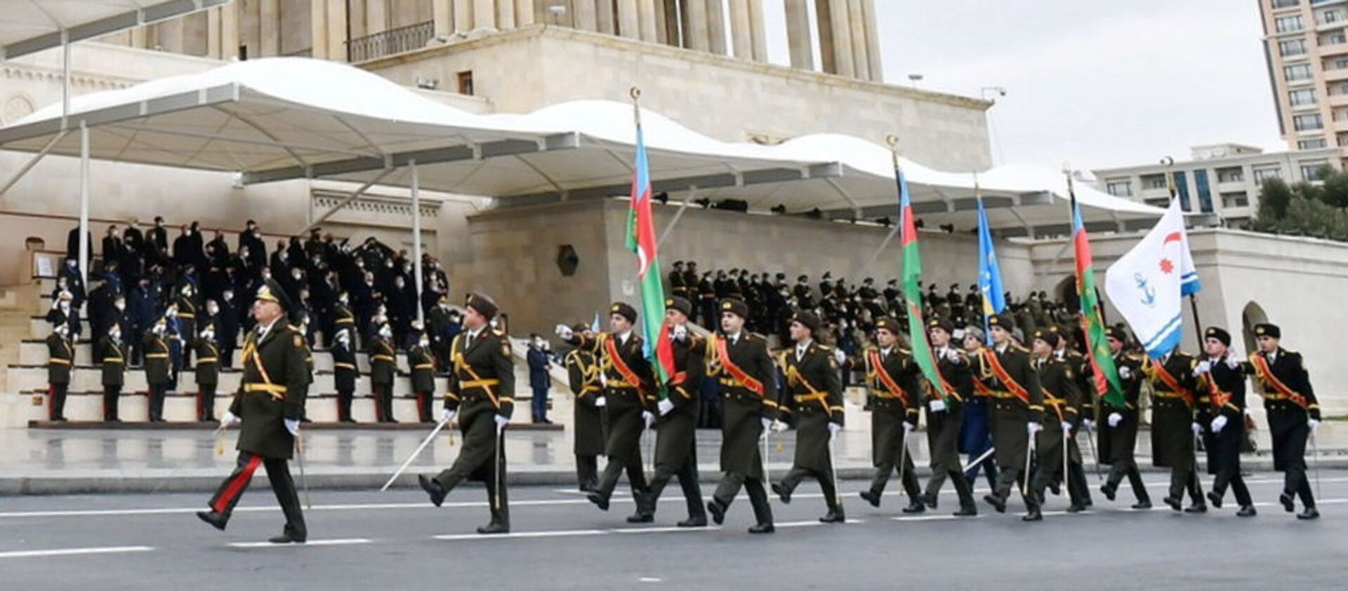 Генерал-лейтенант Керим Велиев на параде в Баку - Sputnik Արմենիա, 1920, 23.07.2021