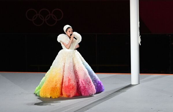 Певица Мисиа исполняет гимн Японии на церемонии открытия XXXII летних Олимпийских игр (23 июля 2021). Токио - Sputnik Армения