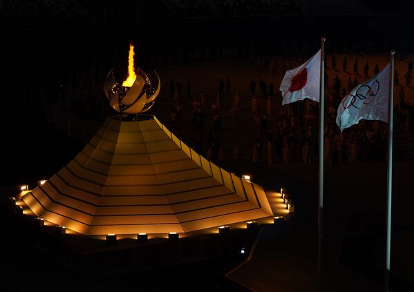 Зажженная Олимпийская чаша XXXII летних игр на Олимпийском стадионе (23 июля 2021). Токио - Sputnik Армения