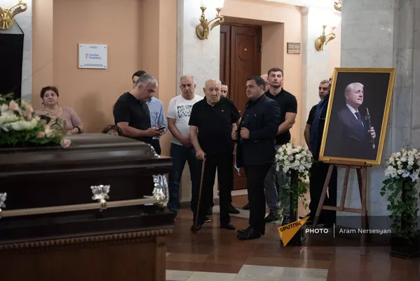 Гражданская панихида Дживана Гаспаряна Гражданская панихида Дживана Гаспаряна - Sputnik Армения