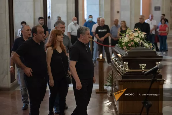 Гражданская панихида Дживана Гаспаряна Гражданская панихида Дживана Гаспаряна - Sputnik Армения