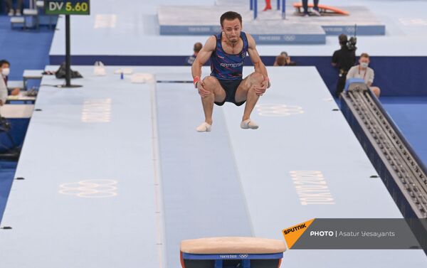 Артур Давтян во время прыжка - Sputnik Армения