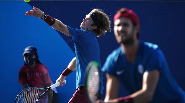 Российские теннисисты Карен Хачанов и Андрей Рублев в матче 1-го круга мужского парного разряда против Раджива Рама и Фрэнсиса Тиафо (США) на XXXII летних Олимпийских играх в Токио - Sputnik Армения