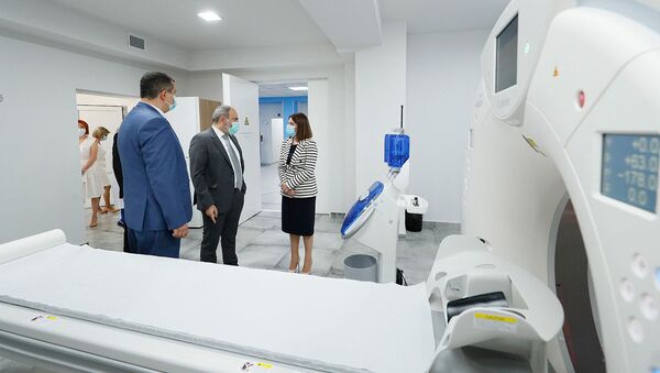 И.о. премьер-министра Никол Пашинян посетил медицинский центр Сурб Григор Лусаворич (26 июля 2021). Еревaн - Sputnik Армения