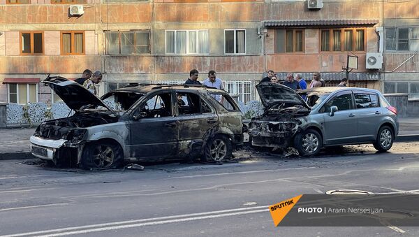 Сгоревшие машины на улице Сарьяна - Sputnik Արմենիա