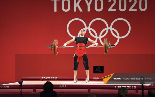 Выступление тяжелоатлетки Изабеллы Ялян на Олимпийских играх в Токио (27 июля 2021). Япония - Sputnik Армения