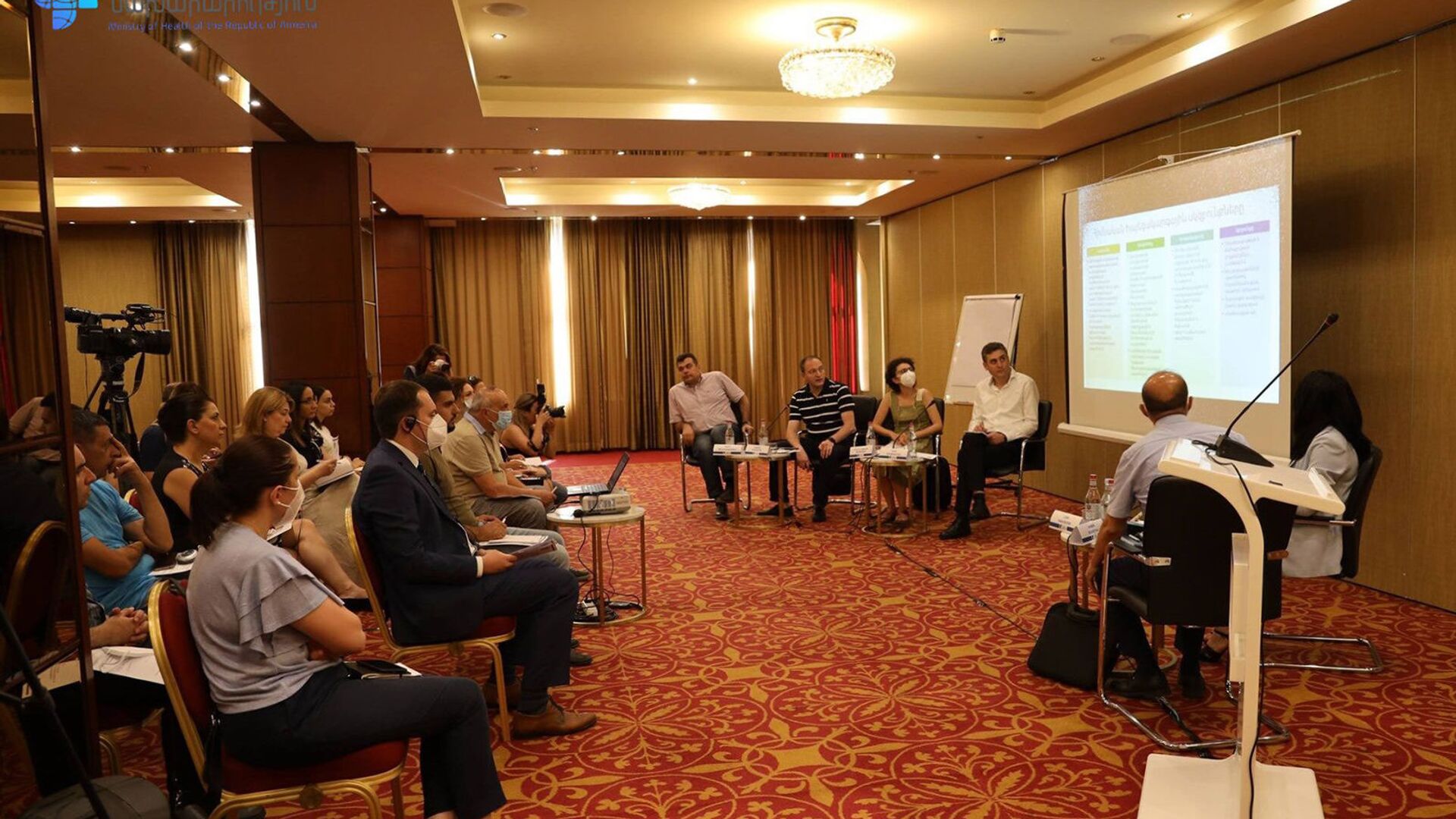 Первый замминистра здравоохранения Лена Нанушян приняла участие в программе «Медицинское страхование в Армении Первый замминистра здравоохранения Лена Нанушян приняла участие в программе «Медицинское страхование в Армении - Sputnik Արմենիա, 1920, 27.07.2021