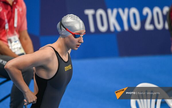 Варсеник Манучарян перед началом заплыва на 100 метров фристайлом среди женщин на XXXII летних Олимпийских играх (28 июля 2021). Токио - Sputnik Армения